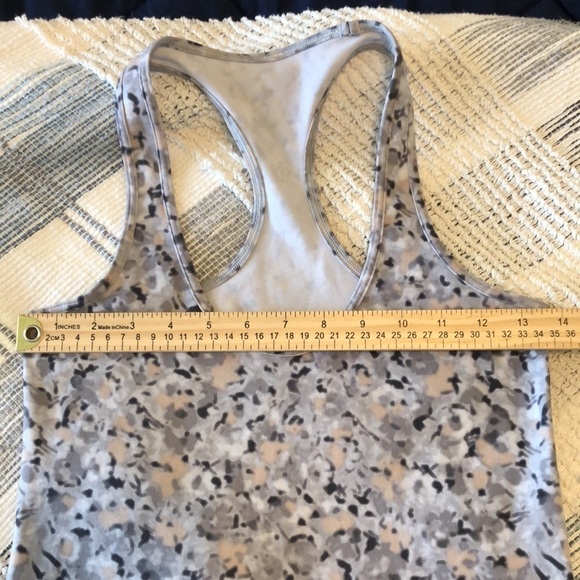 Lululemon Cool Racerback Not So Petite Fleur Tank Top Sz 6 Grey Animal Print - Picture 3 of 6